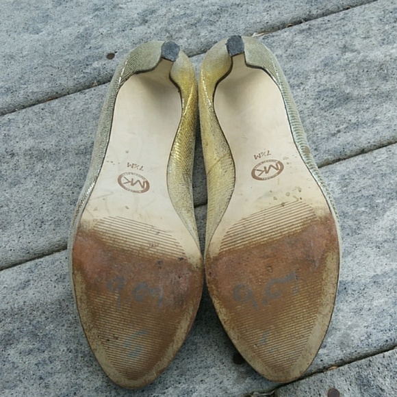 Michael Kors Erika Glitter Metallic Platform pump - Picture 4 of 4